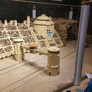 Meet your Posher, Claudia